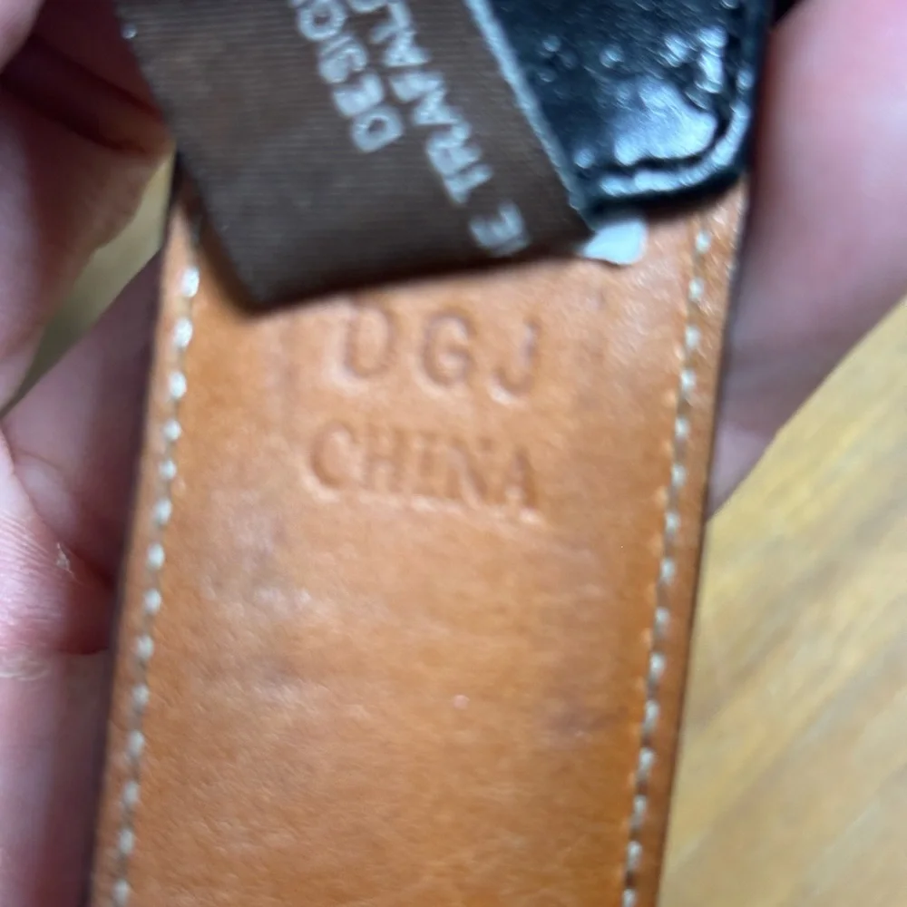 Trafalgar men’s cortina‎ black leather belt with gold buckle size 38